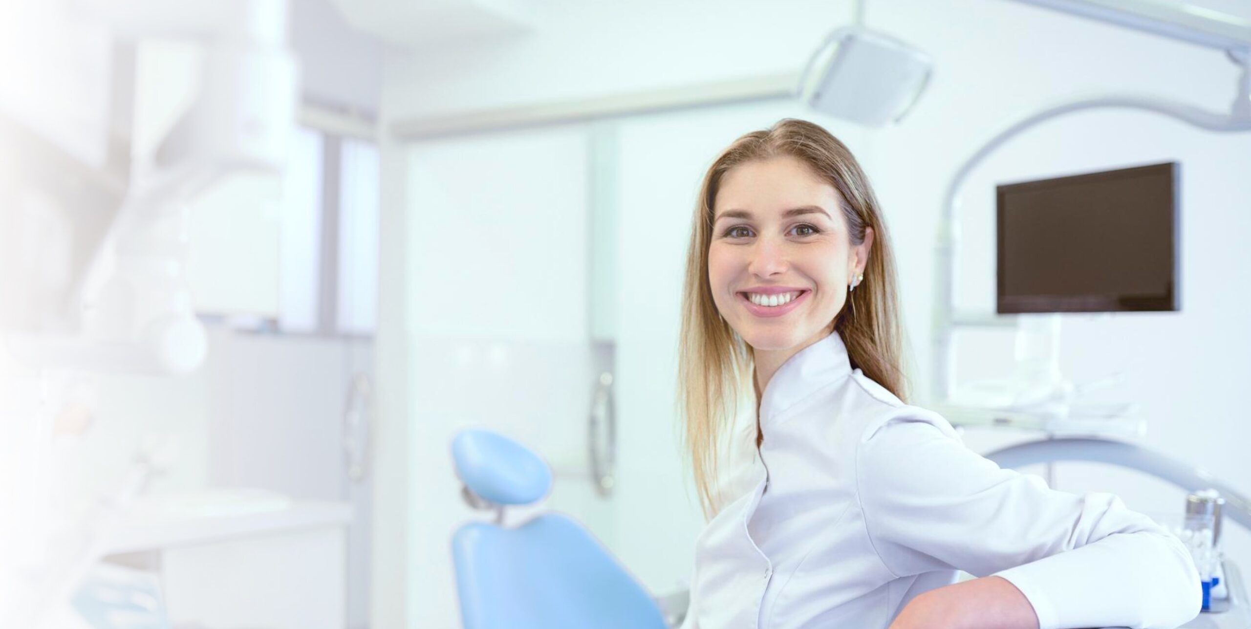 How Does Invisalign Treatment Work? - LA Dental Clinic